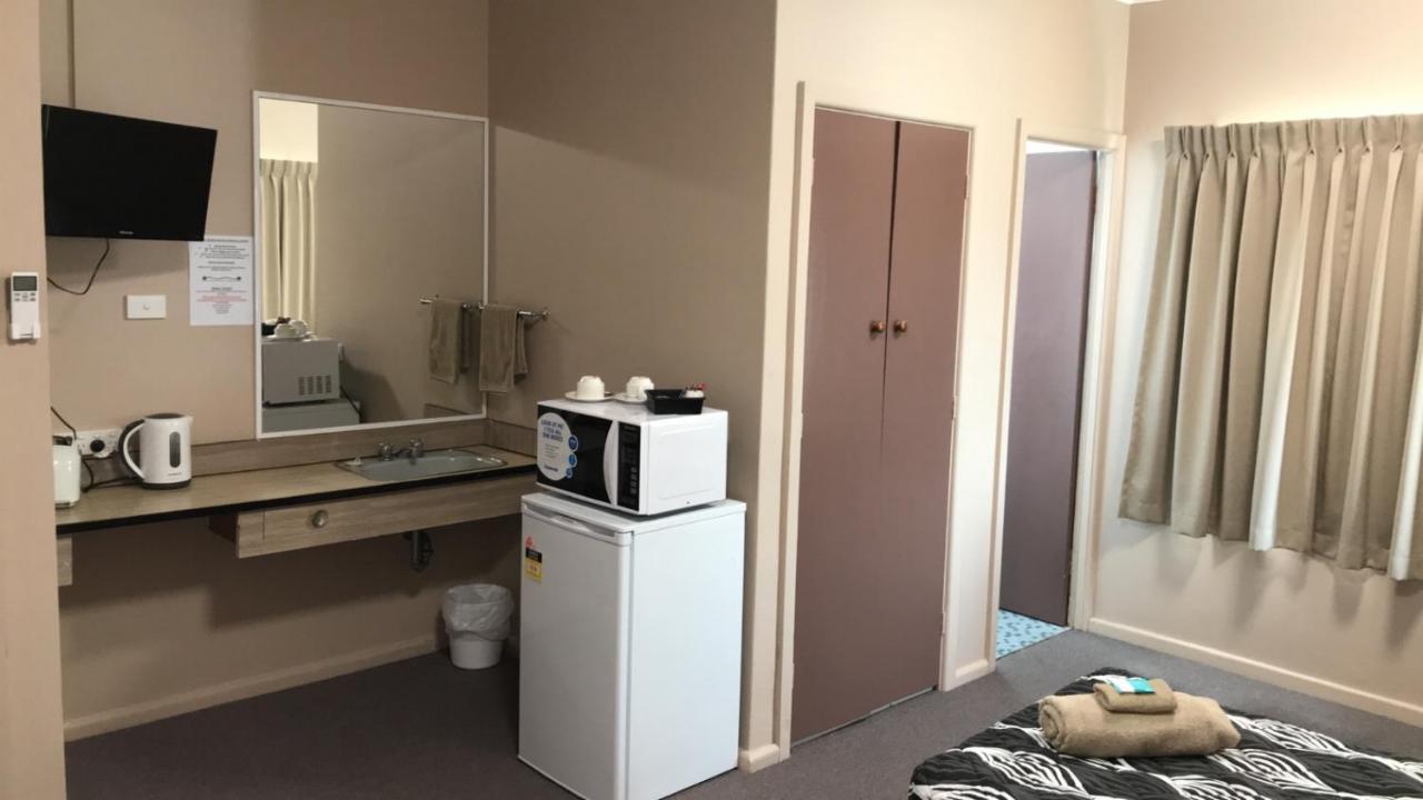 Manning River Motel Тарий Екстериор снимка
